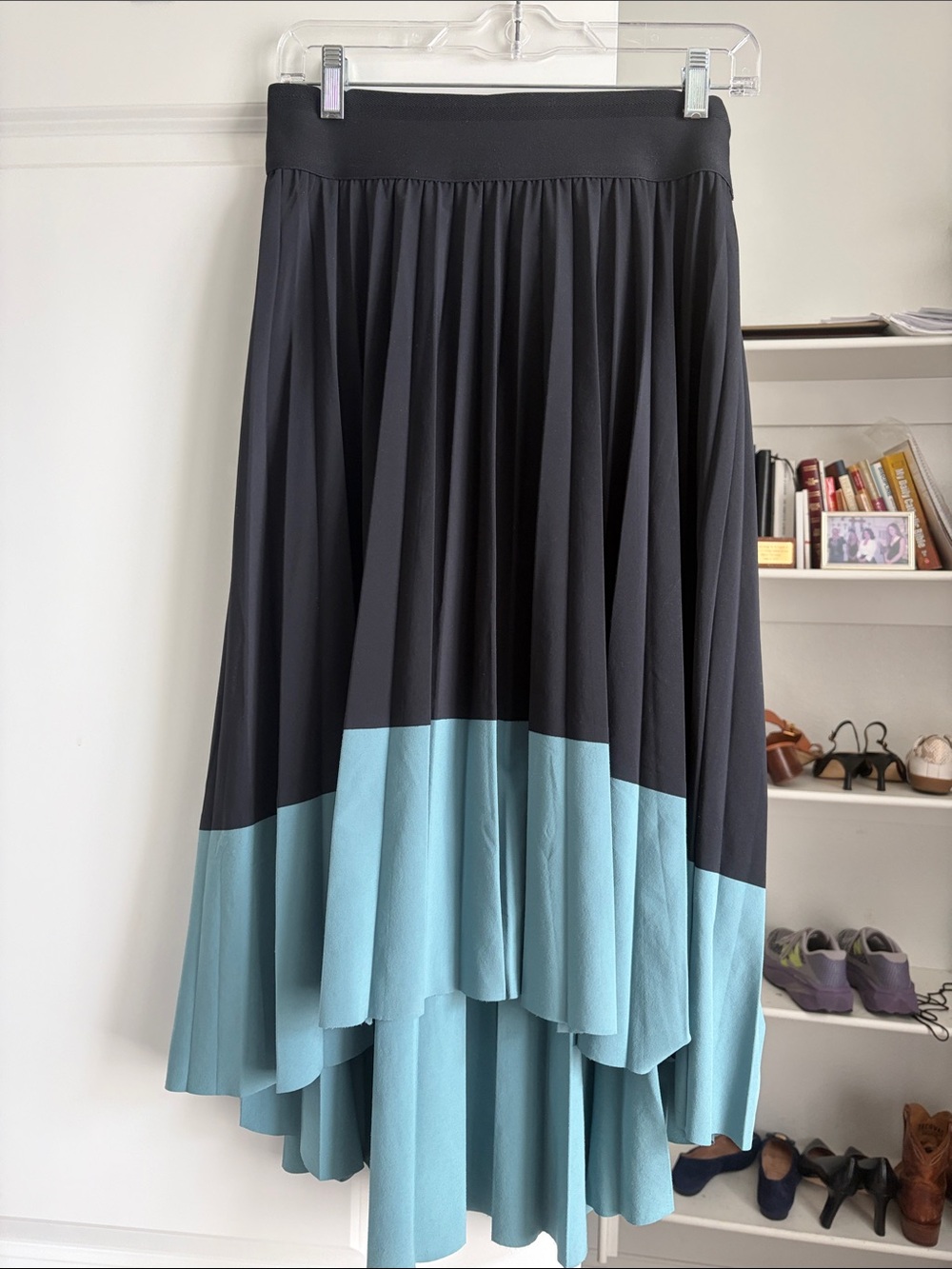 Athleta Black and Light Blue High-Low Pleated Skirt